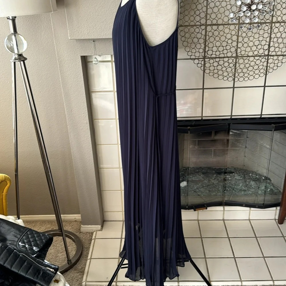 H & M navy blue accordian maxi dress sleeveless size medium - Picture 5 of 12